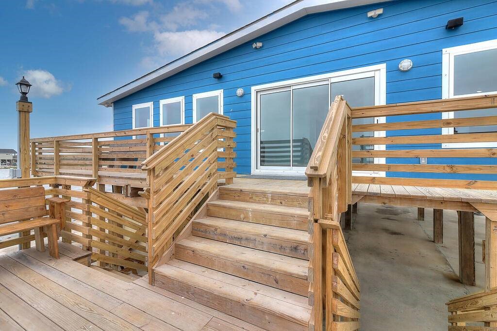2445 Laguna Shores Property Photo 3