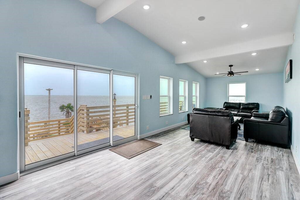 2445 Laguna Shores Property Photo 4