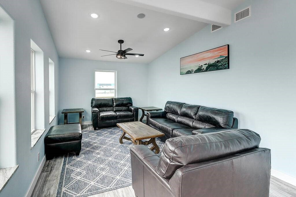 2445 Laguna Shores Property Photo 5