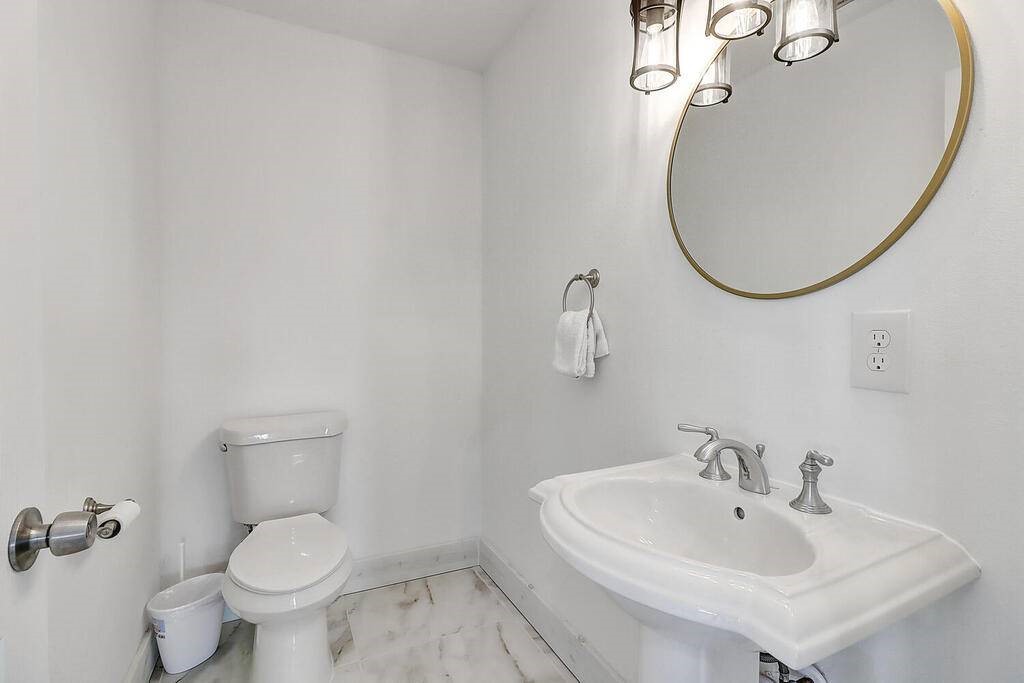2445 Laguna Shores Property Photo 21