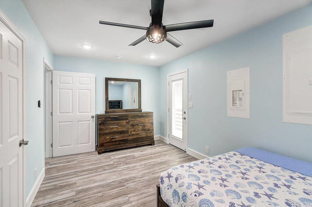2445 Laguna Shores Property Photo 26