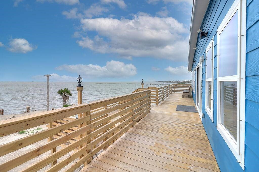 2445 Laguna Shores Property Photo 32