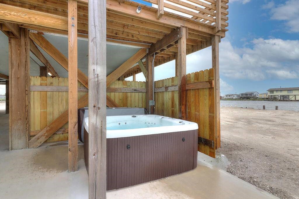 2445 Laguna Shores Property Photo 34