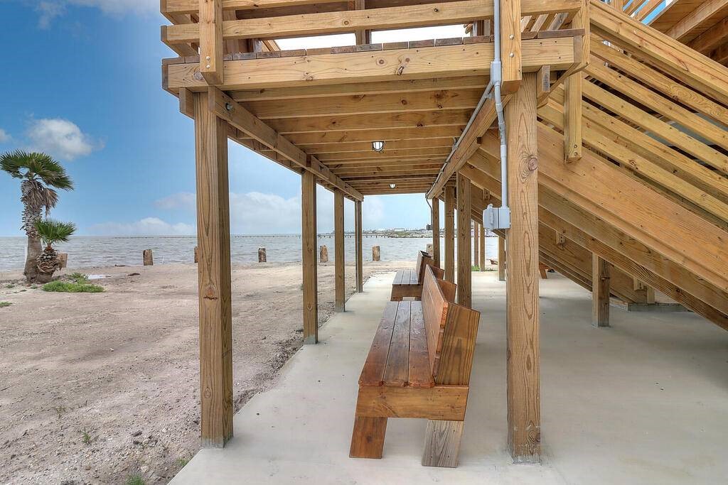 2445 Laguna Shores Property Photo 35