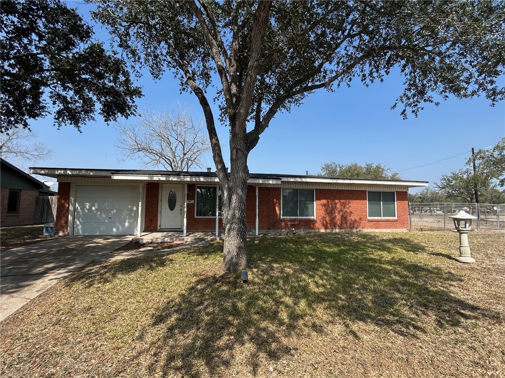 1005 Loma St Property Photo 1