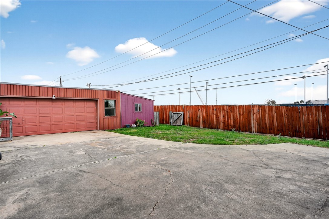 6810 Sahara Dr Property Photo 33
