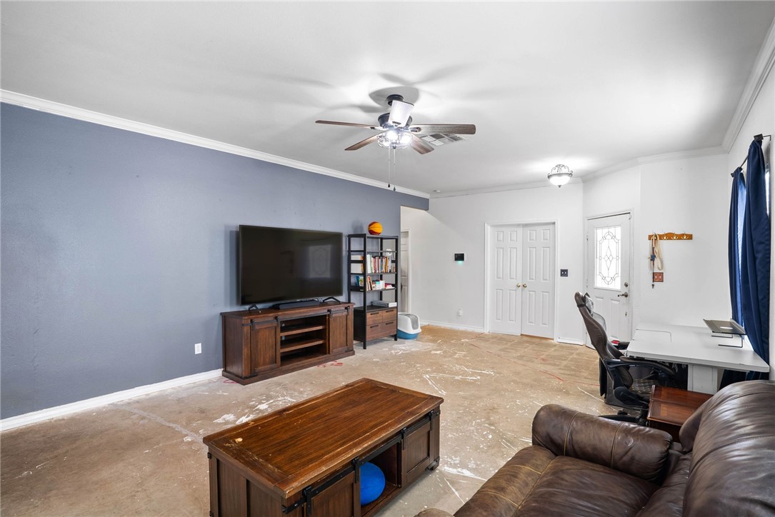2045 Spanish Trail Property Photo 3