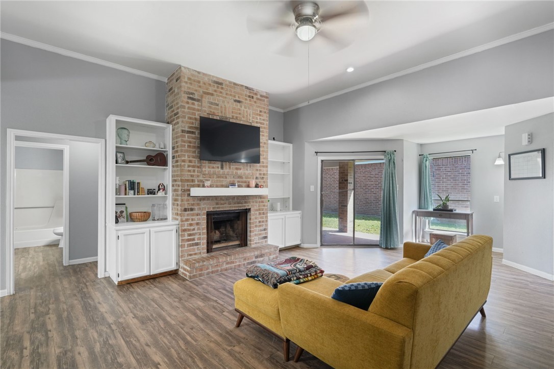 472367 Property Photo 4