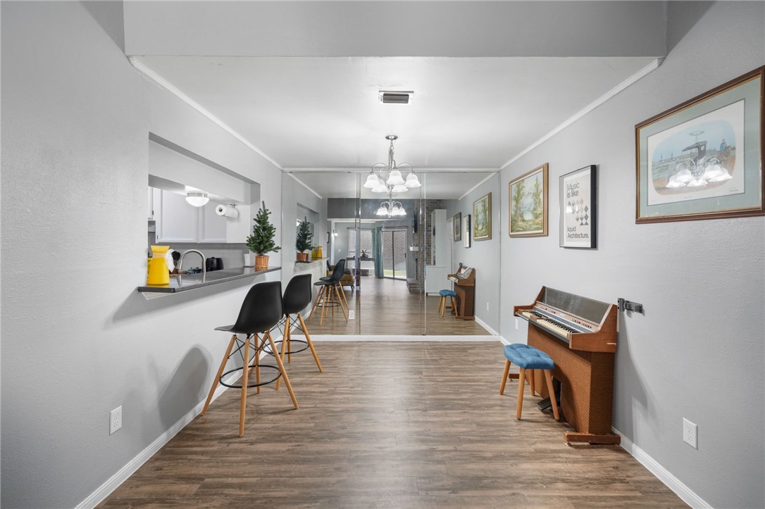 472367 Property Photo 7