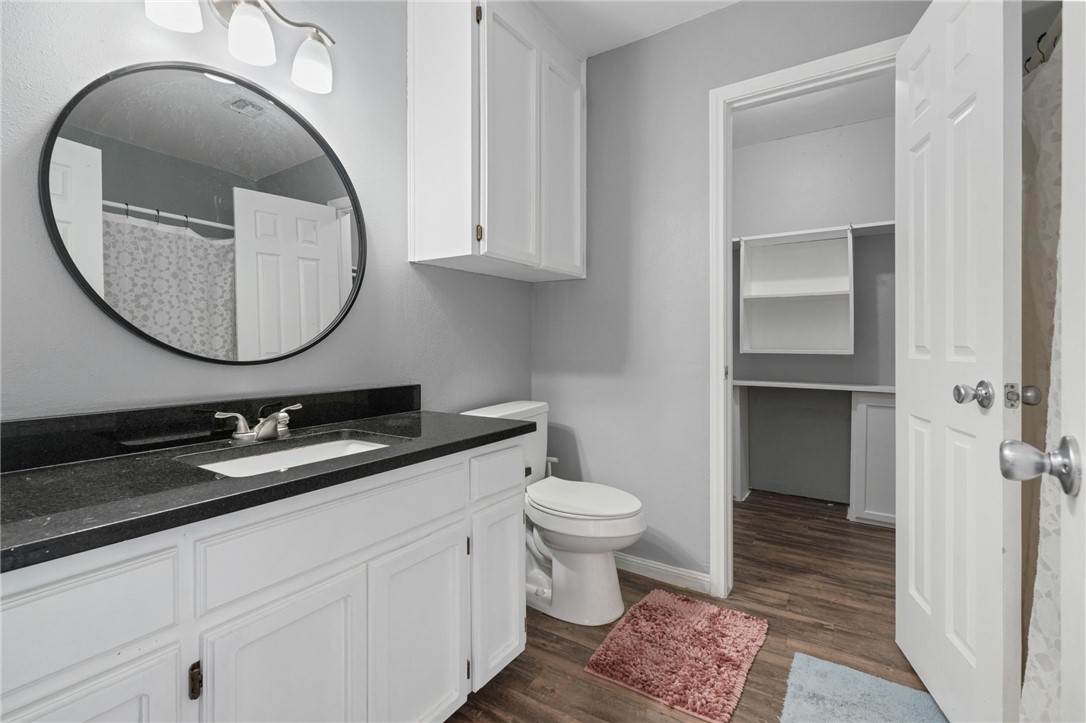 472367 Property Photo 10