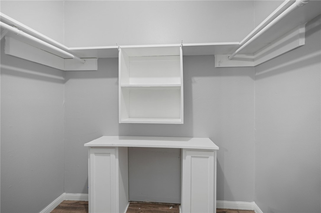 472367 Property Photo 11