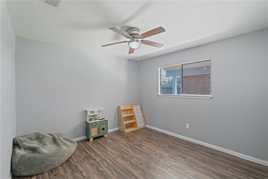 472367 Property Photo 16