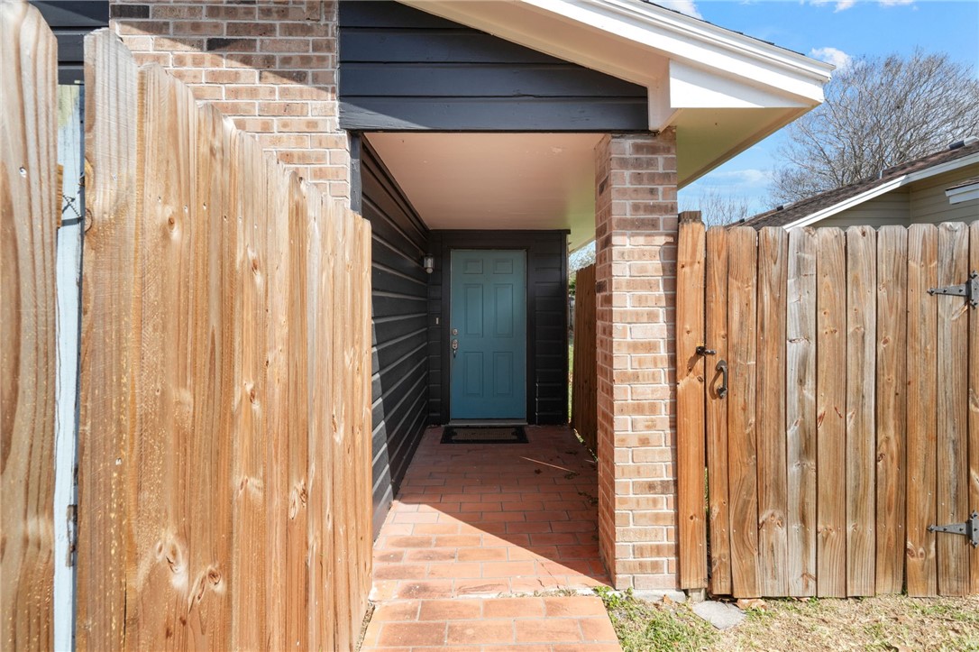 472367 Property Photo 18