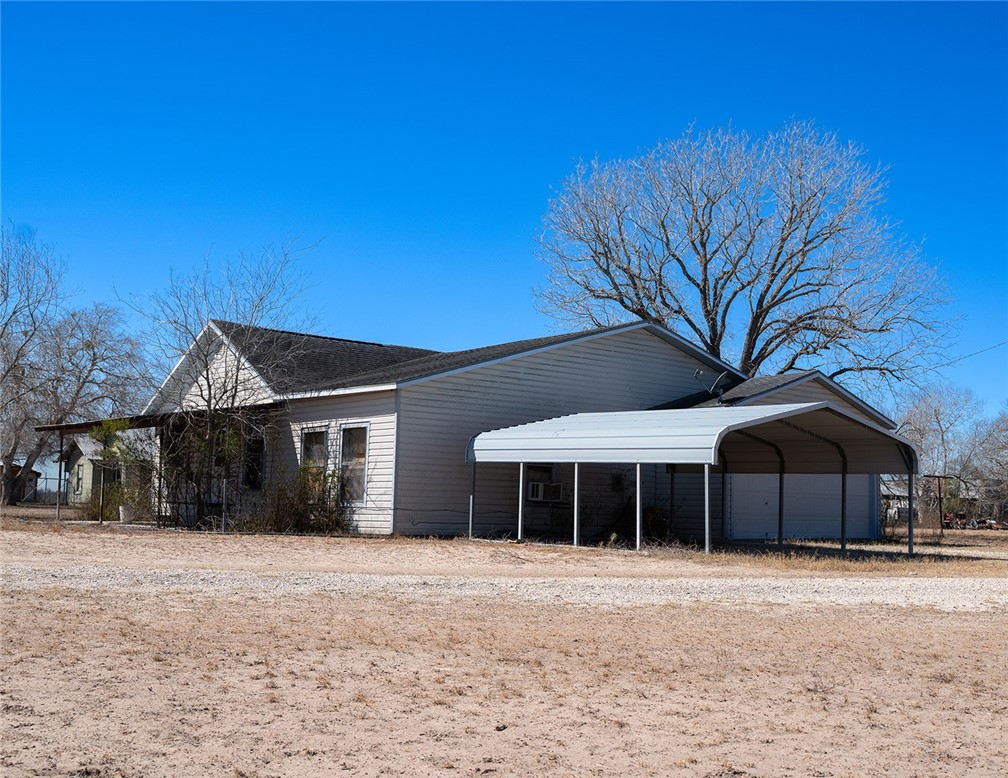 1580 Middle Property Photo 3