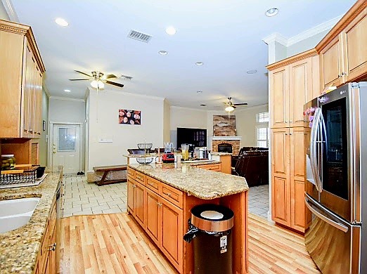 5741 Oso Pkwy Property Photo 12