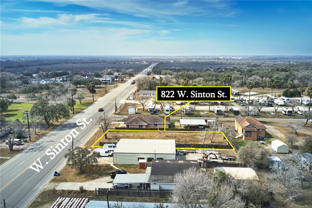 822 W Sinton St Property Photo 5
