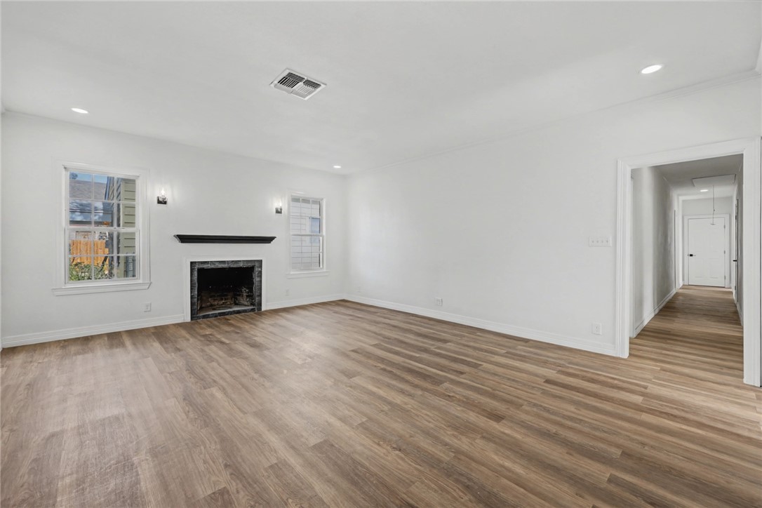 417 Cole St Property Photo 31