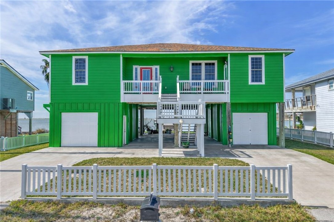 108 Bayshore Dr Property Photo 1