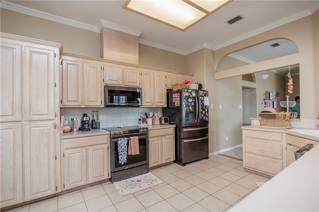 14830 Dasmarinas Dr Property Photo 7