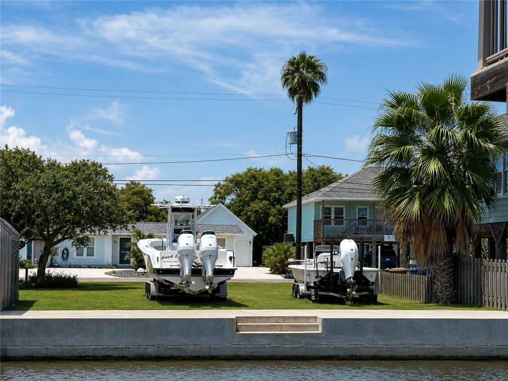 4037 Laguna Shores Property Photo 6