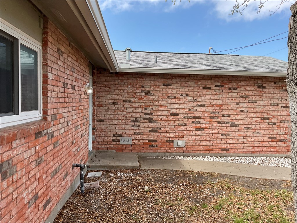 126 Dell Ave Property Photo 5