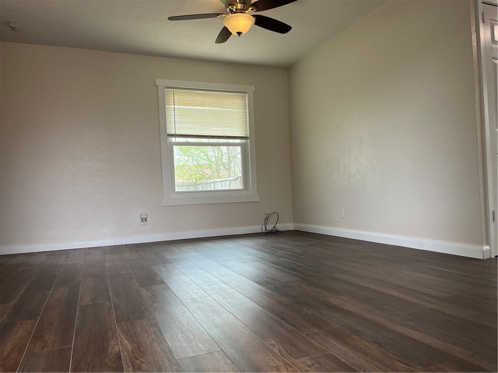 126 Dell Ave Property Photo 8