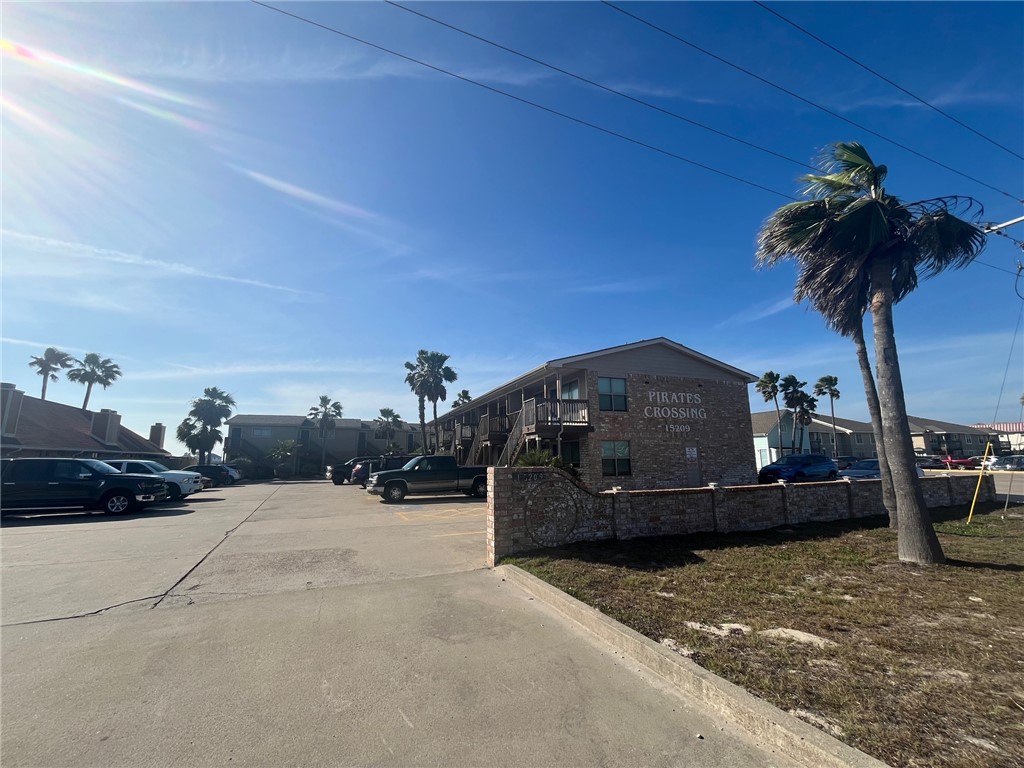 15209 Leeward Dr B1 Property Photo 1