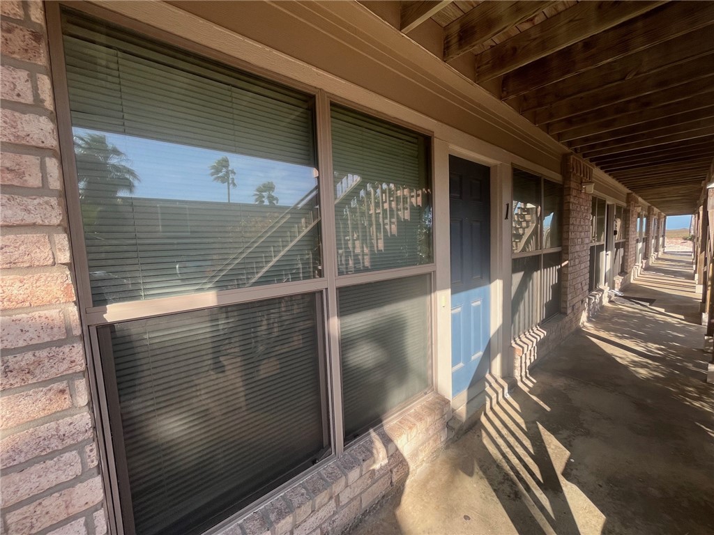 15209 Leeward Dr B1 Property Photo 2
