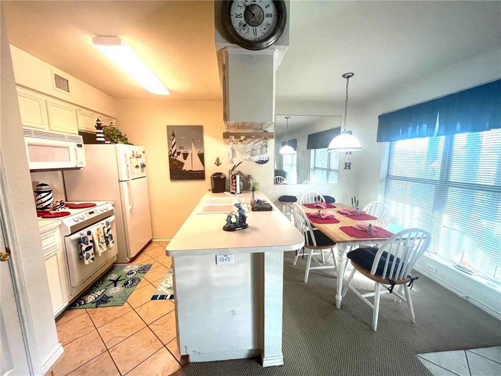 15209 Leeward Dr B1 Property Photo 6