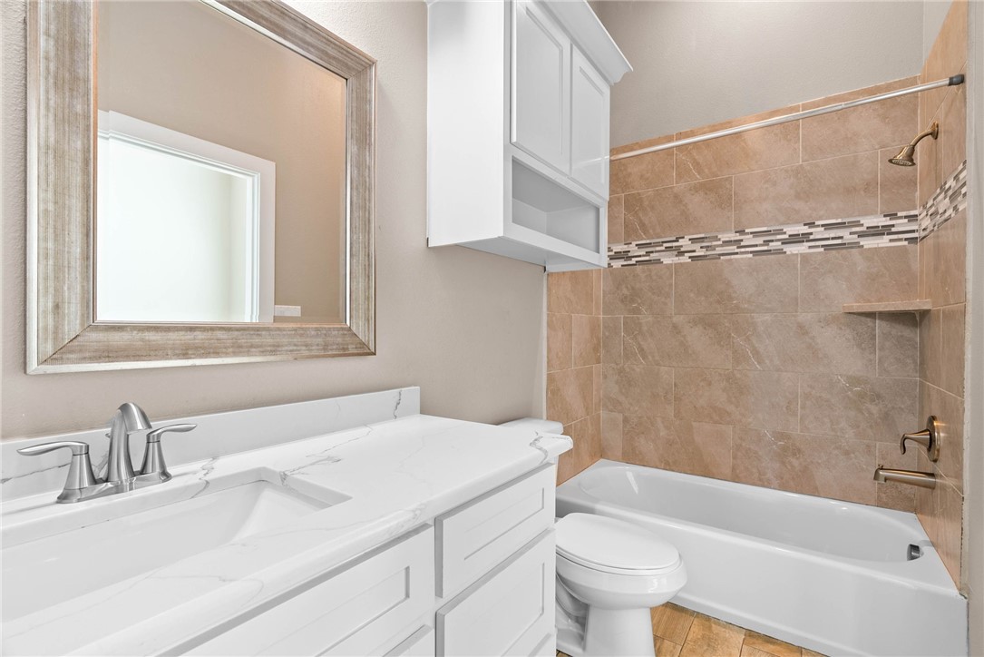 2446 Salevan Dr Property Photo 27