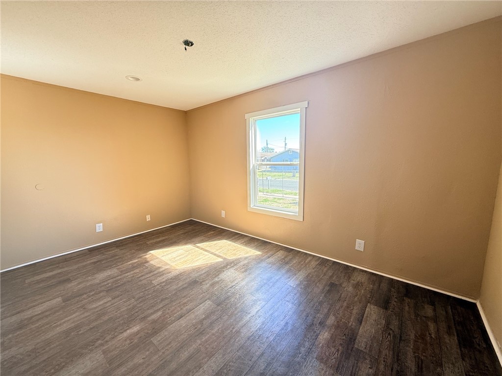 1010 Redmond St Property Photo 6