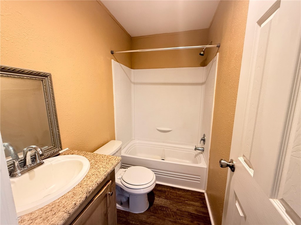 1010 Redmond St Property Photo 9