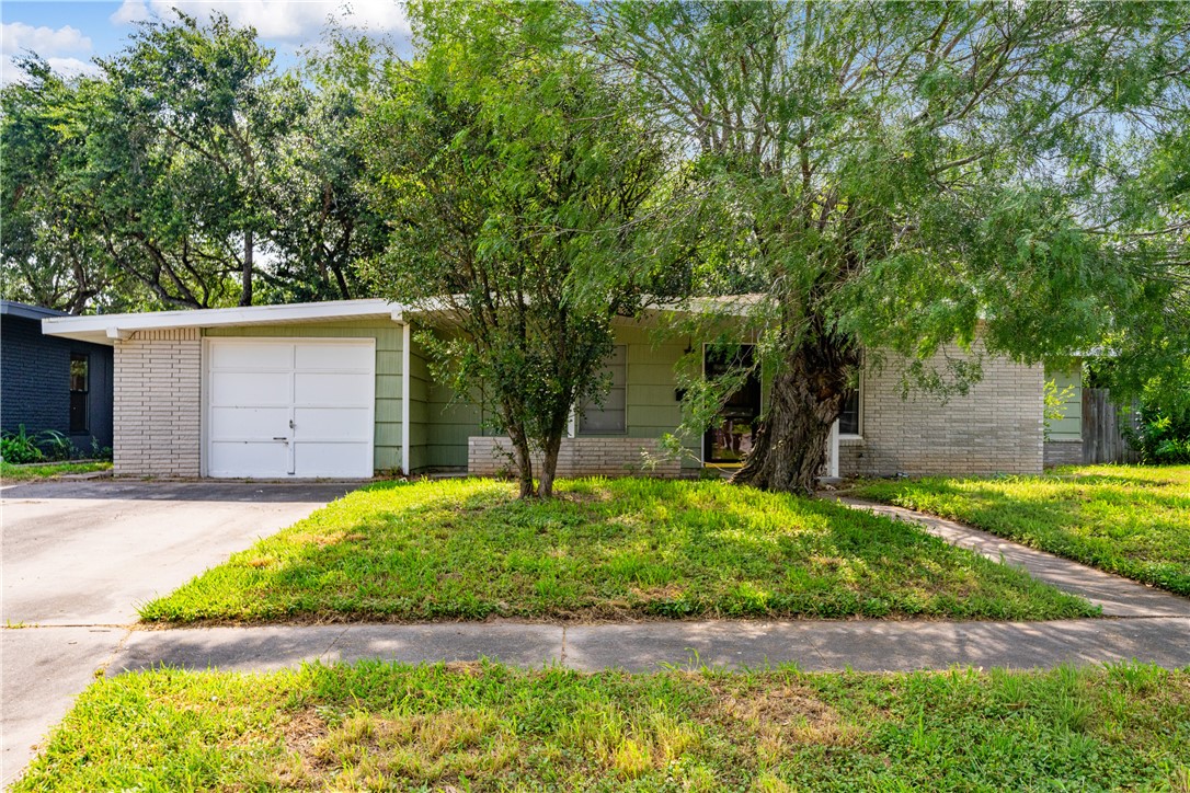 734 Santa Elena Dr Property Photo 2
