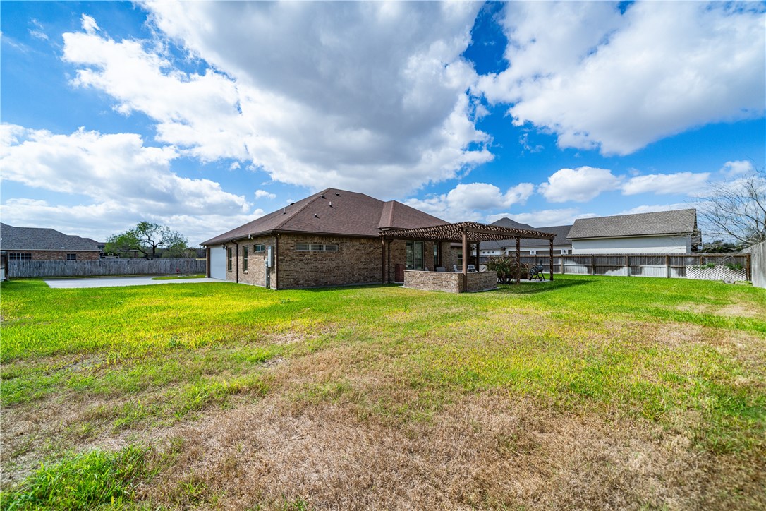 1864 The Grand Dr Property Photo 32