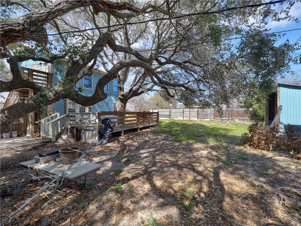 330 S Saunders St Property Photo 5