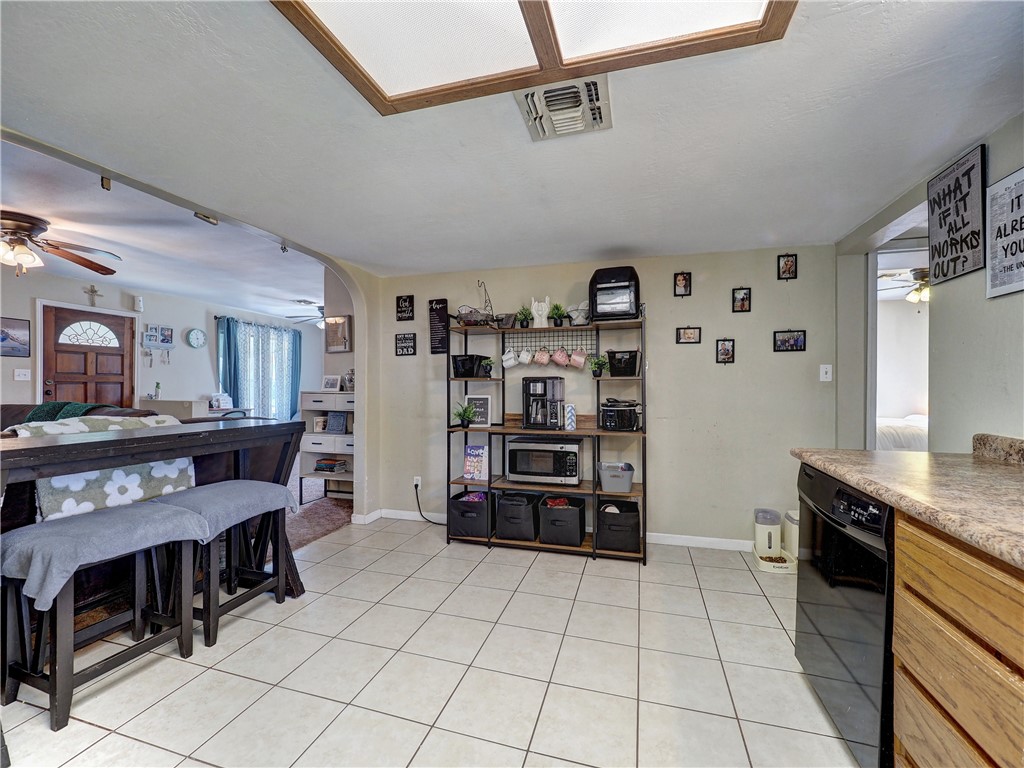 330 S Saunders St Property Photo 15