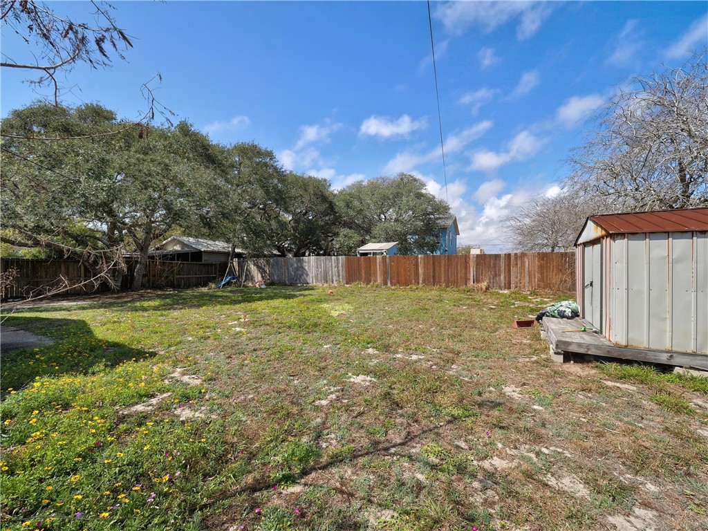 330 S Saunders St Property Photo 27