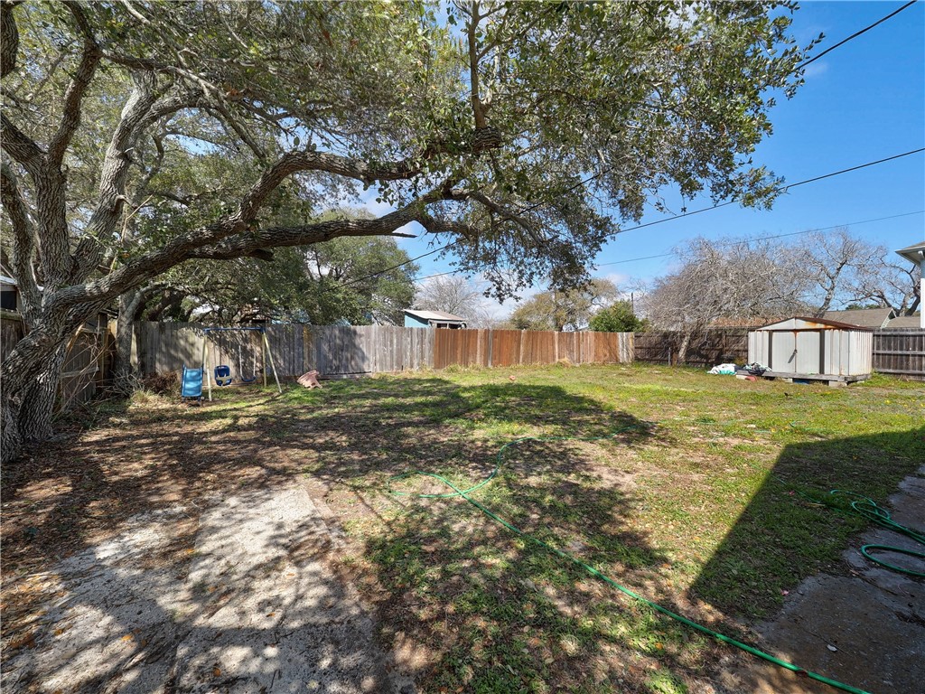 330 S Saunders St Property Photo 28