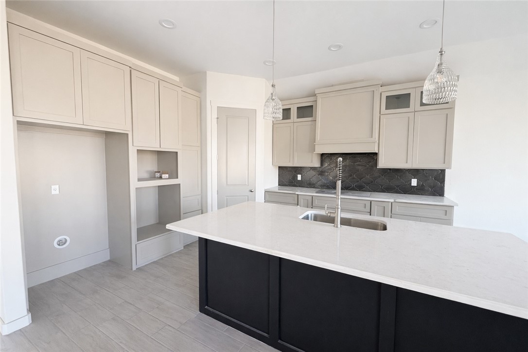 1414 Chloe Cay St Property Photo 10