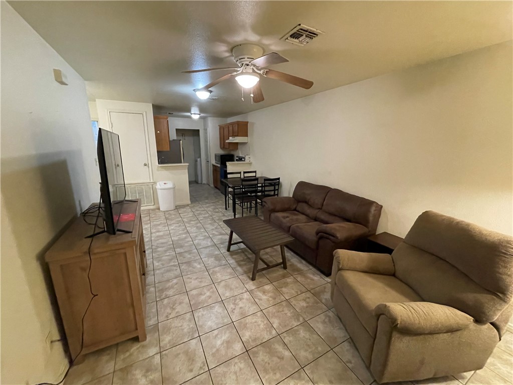 2109 Breezeway Property Photo 2