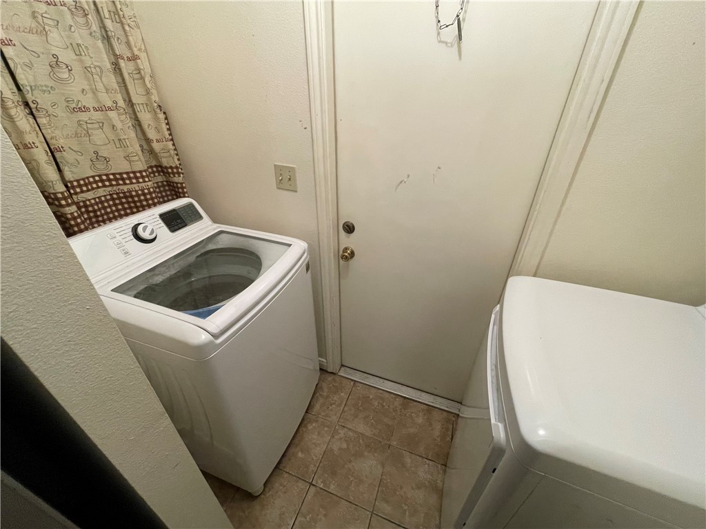 2109 Breezeway Property Photo 6
