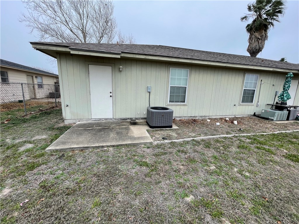 2109 Breezeway Property Photo 12