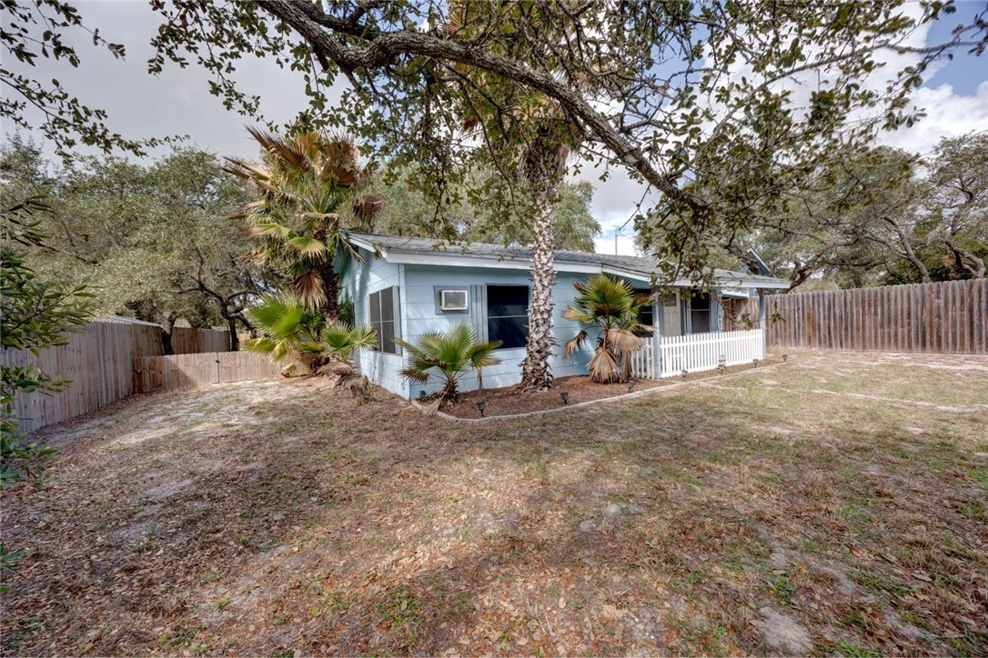 713 N Kossuth St Property Photo 1