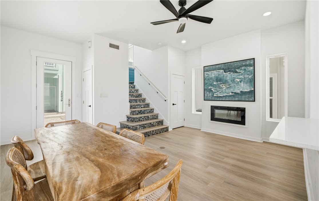 14937 Leeward Dr Property Photo 3