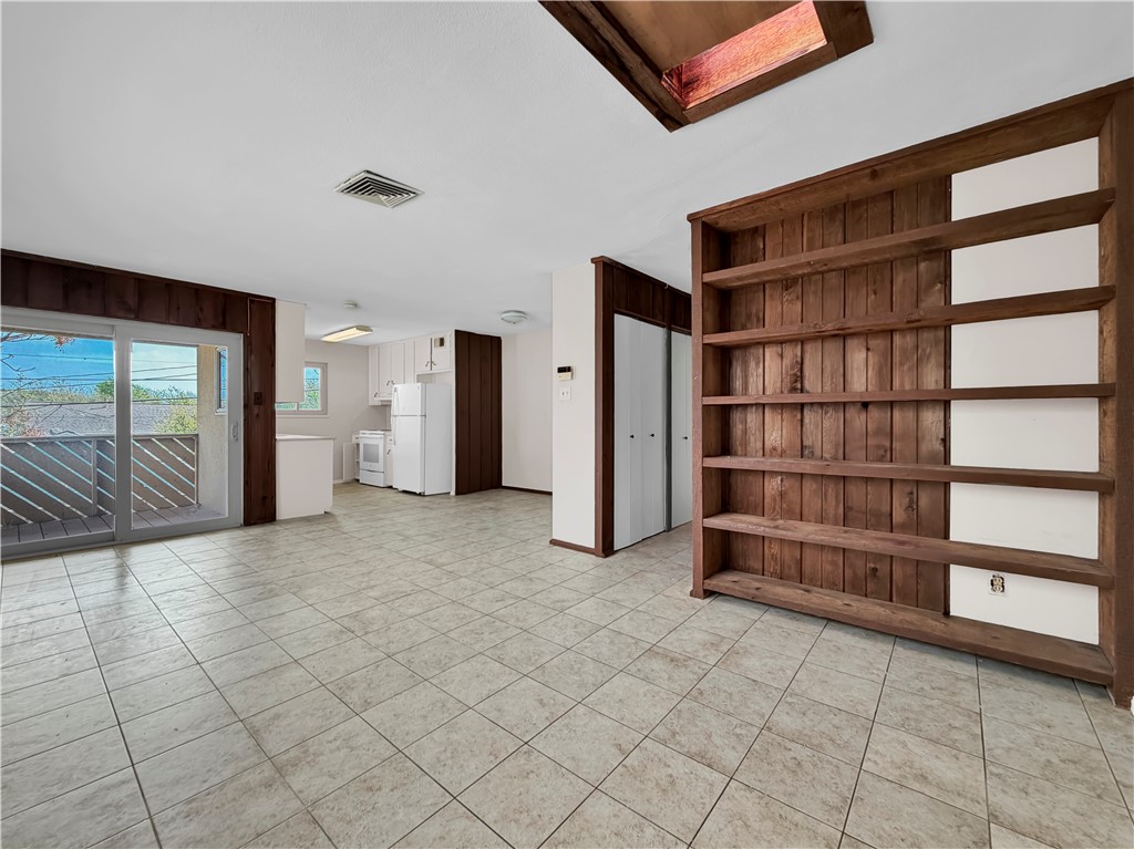 3450 S Alameda St Property Photo 4