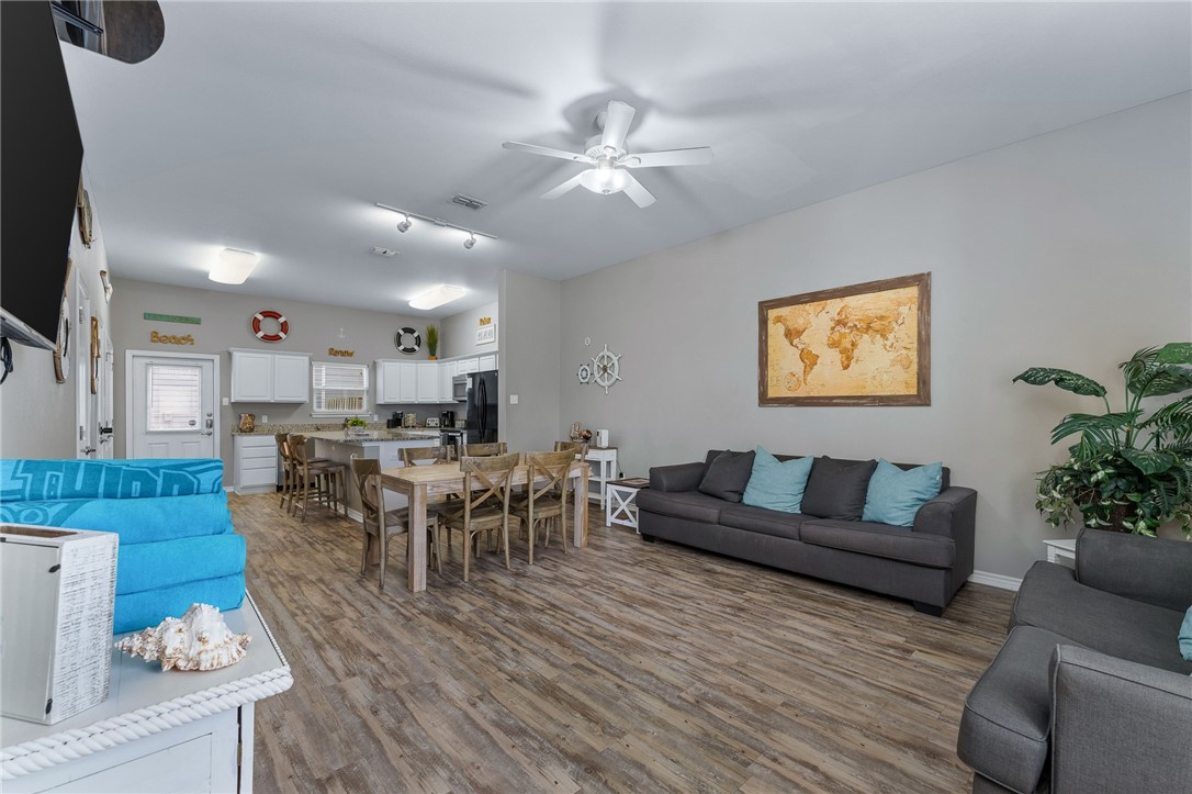 15208 Beach Way Dr Property Photo 8