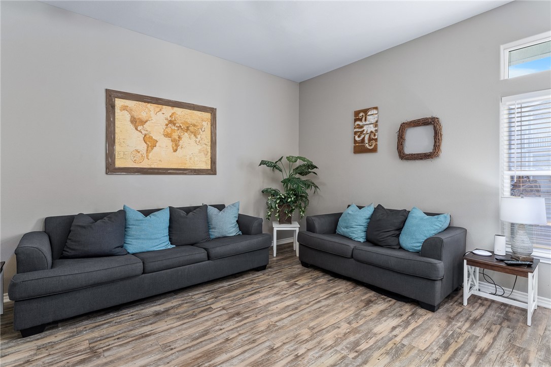 15208 Beach Way Dr Property Photo 9