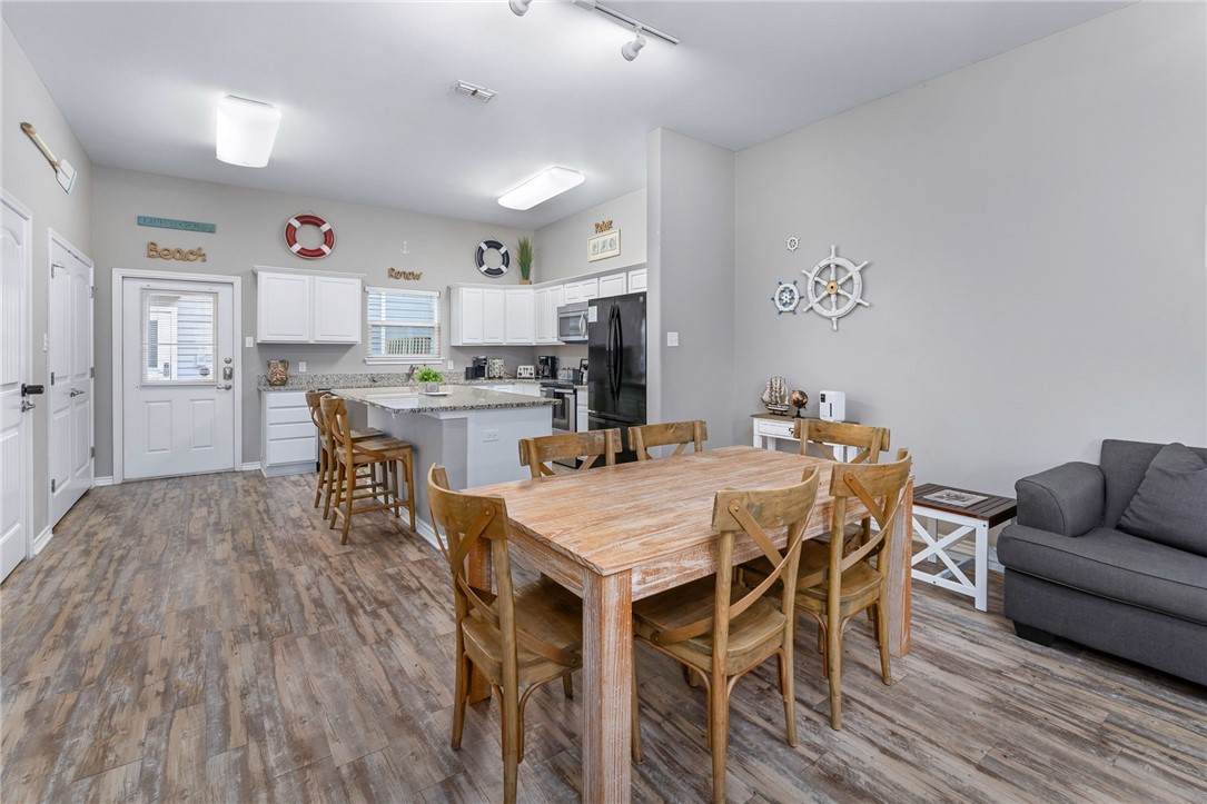 15208 Beach Way Dr Property Photo 11