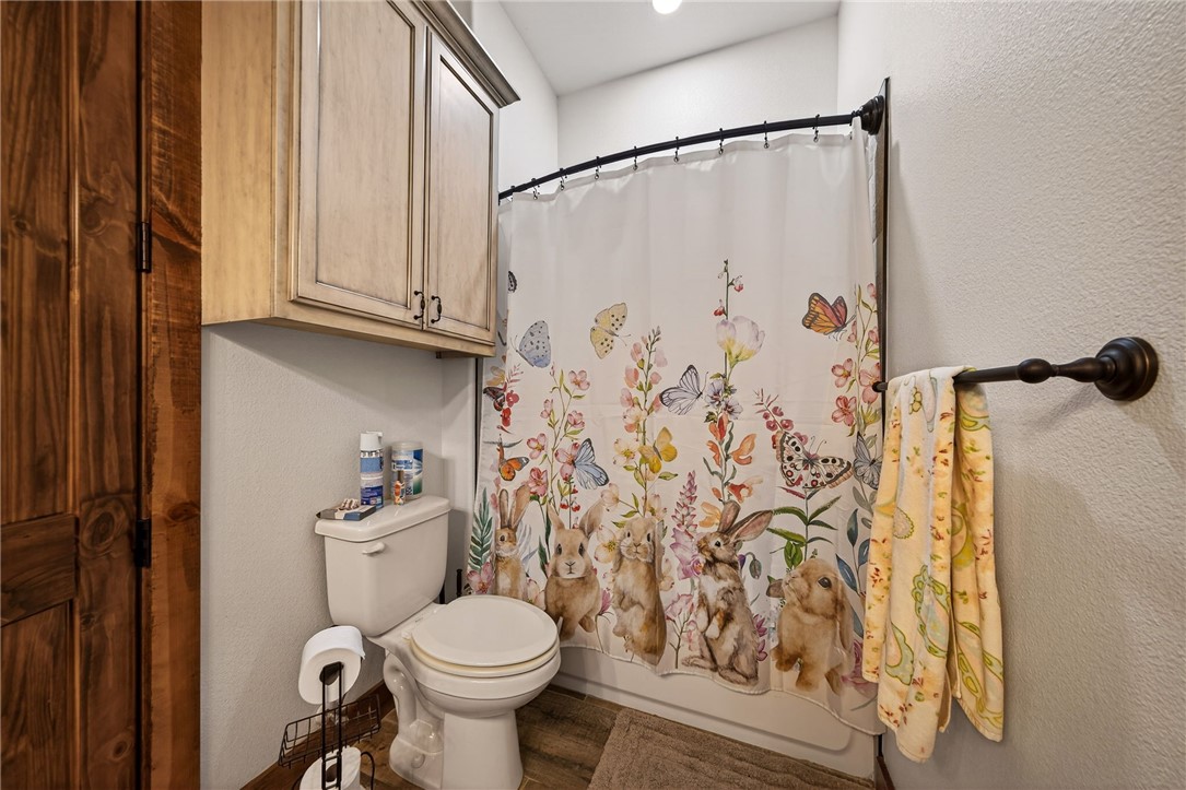 561 Carmel Dr Property Photo 25