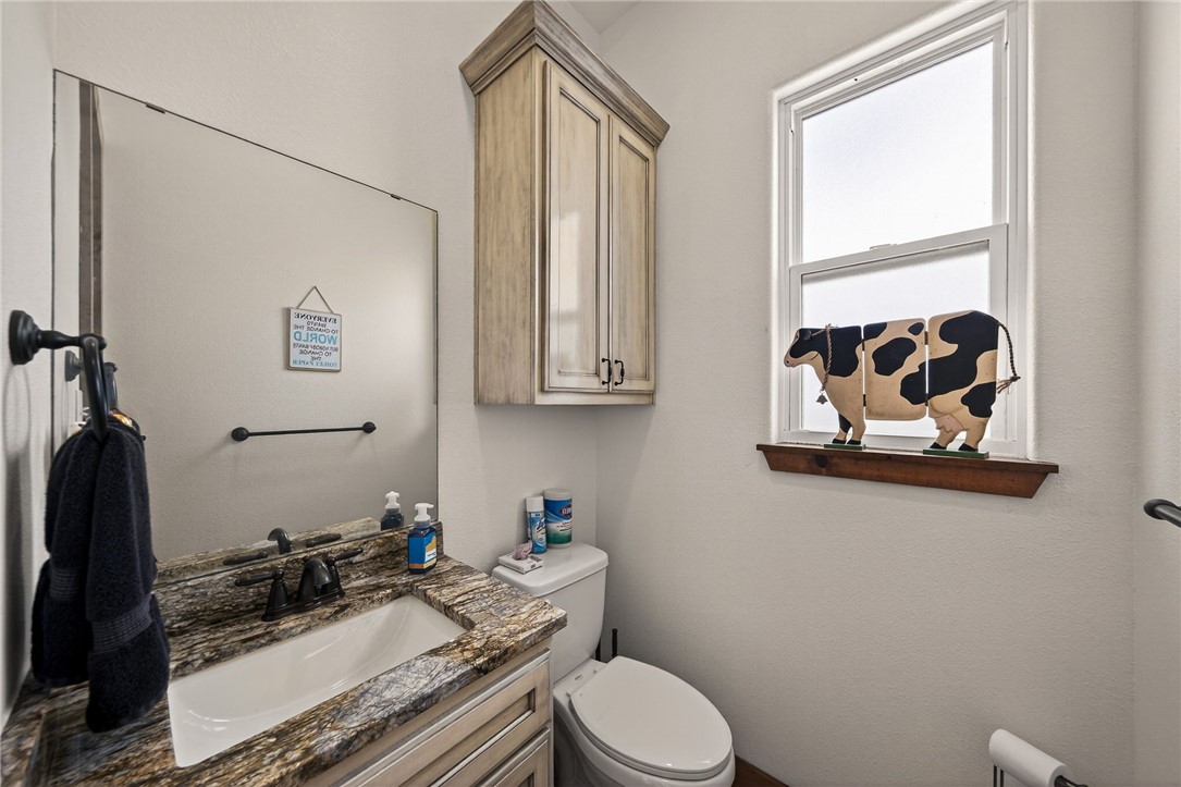 561 Carmel Dr Property Photo 31